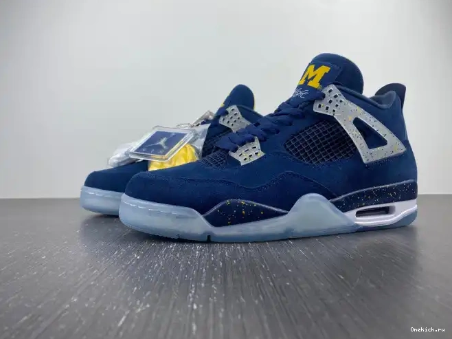 One Kick AJ4-1036660 Retro Michigan Air (PE) Jordan 4 0611